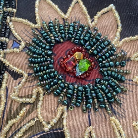 Dolce Apparel Floral Embroidered / embellished Skirt - Black and Red, L - Picture 4 of 8